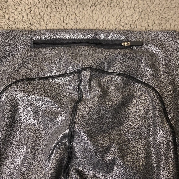 Lululemon Speed Up Tight *Foil 28" Size 2 - Picture 8 of 9